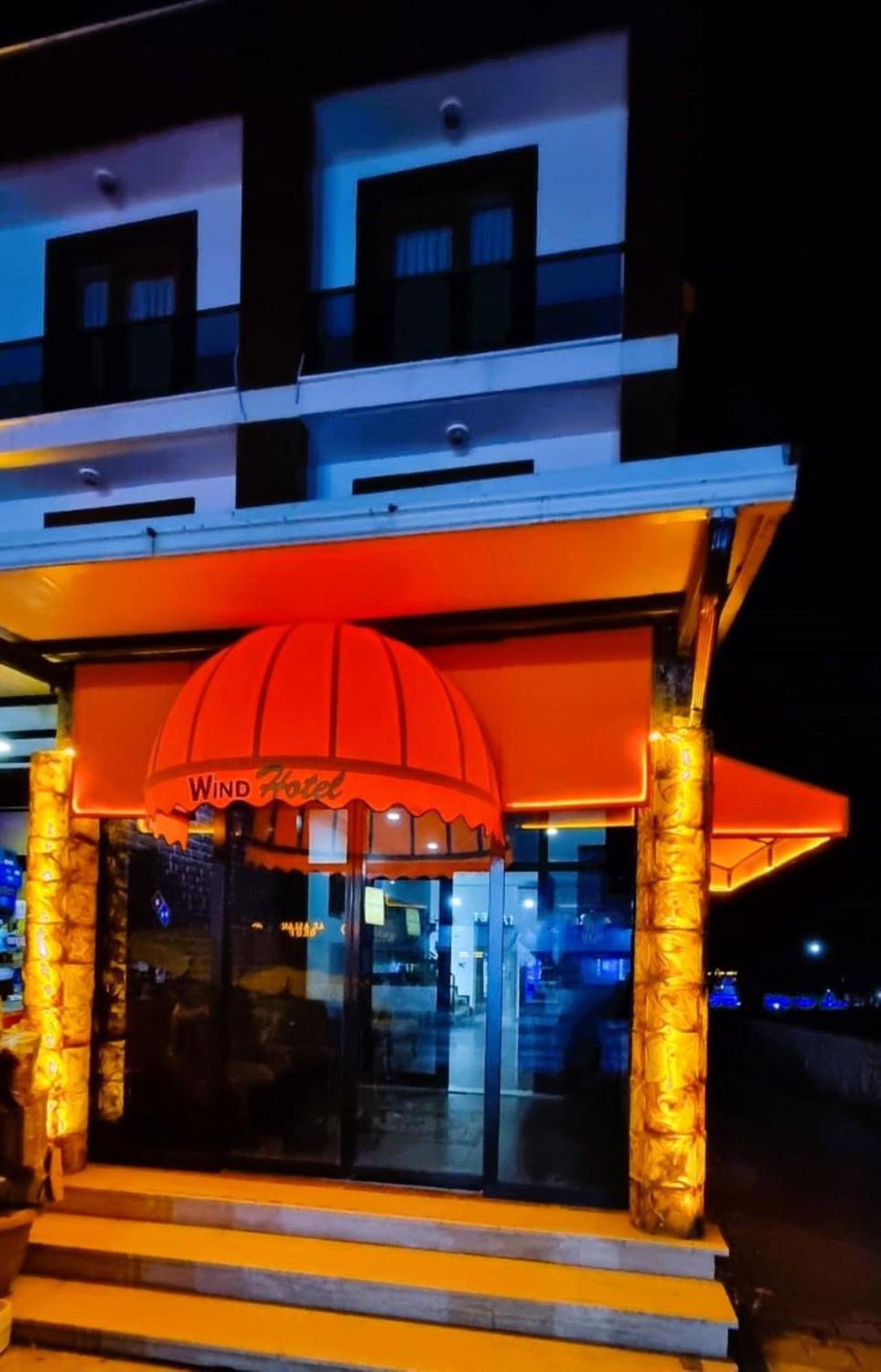 סקרייה Wind Hotel מראה חיצוני תמונה